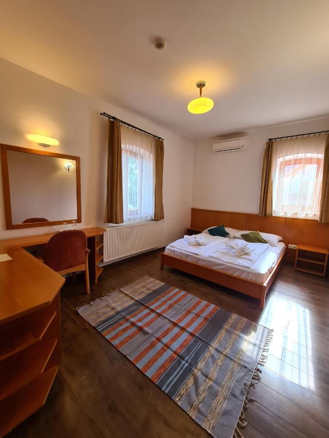 Istvan Parkhotel Es Gasztrofarm Sormás 外观 照片