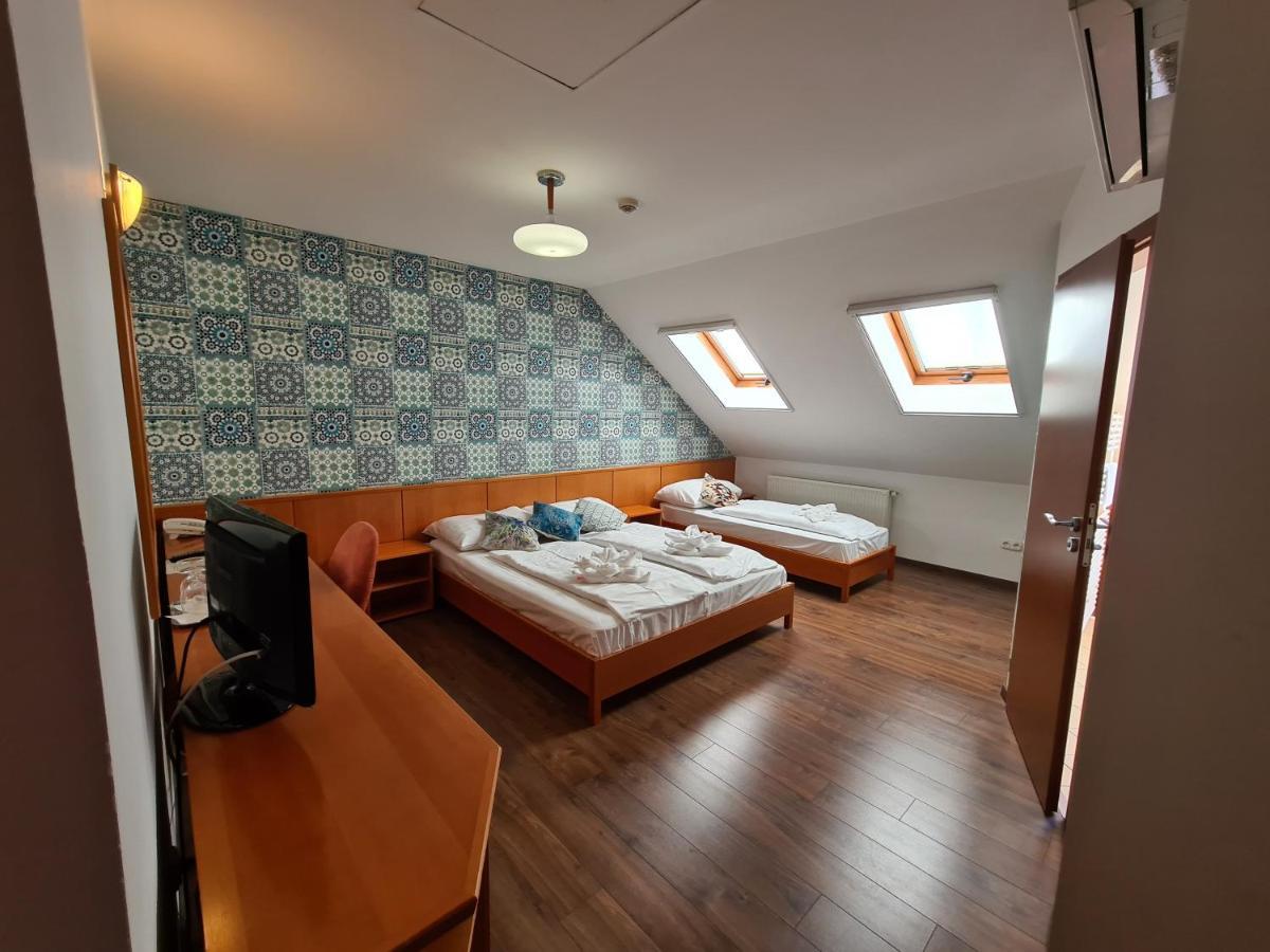 Istvan Parkhotel Es Gasztrofarm Sormás 外观 照片