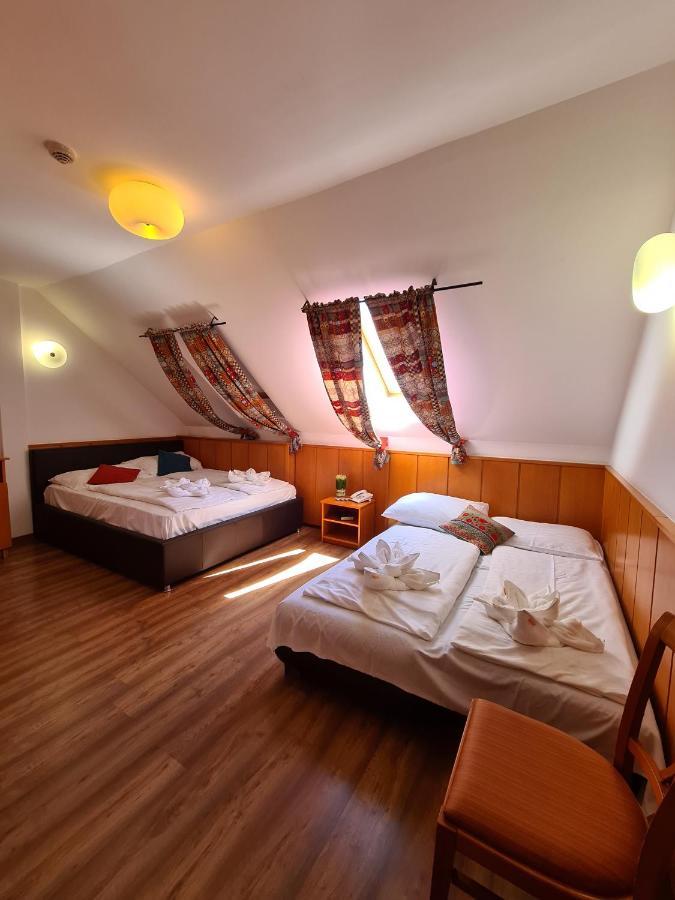 Istvan Parkhotel Es Gasztrofarm Sormás 外观 照片